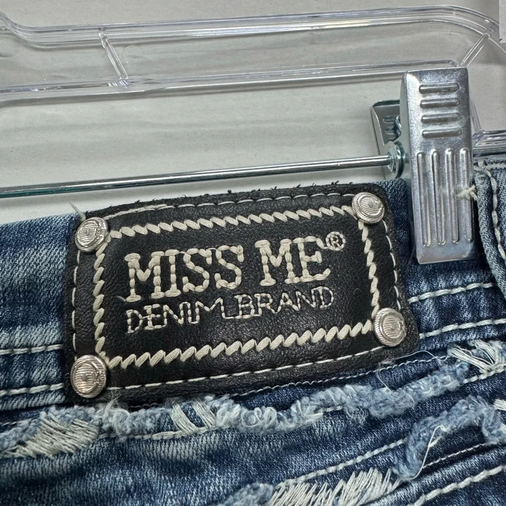 Miss Me Signature Rise Boot Jeans - Picture 3 of 6